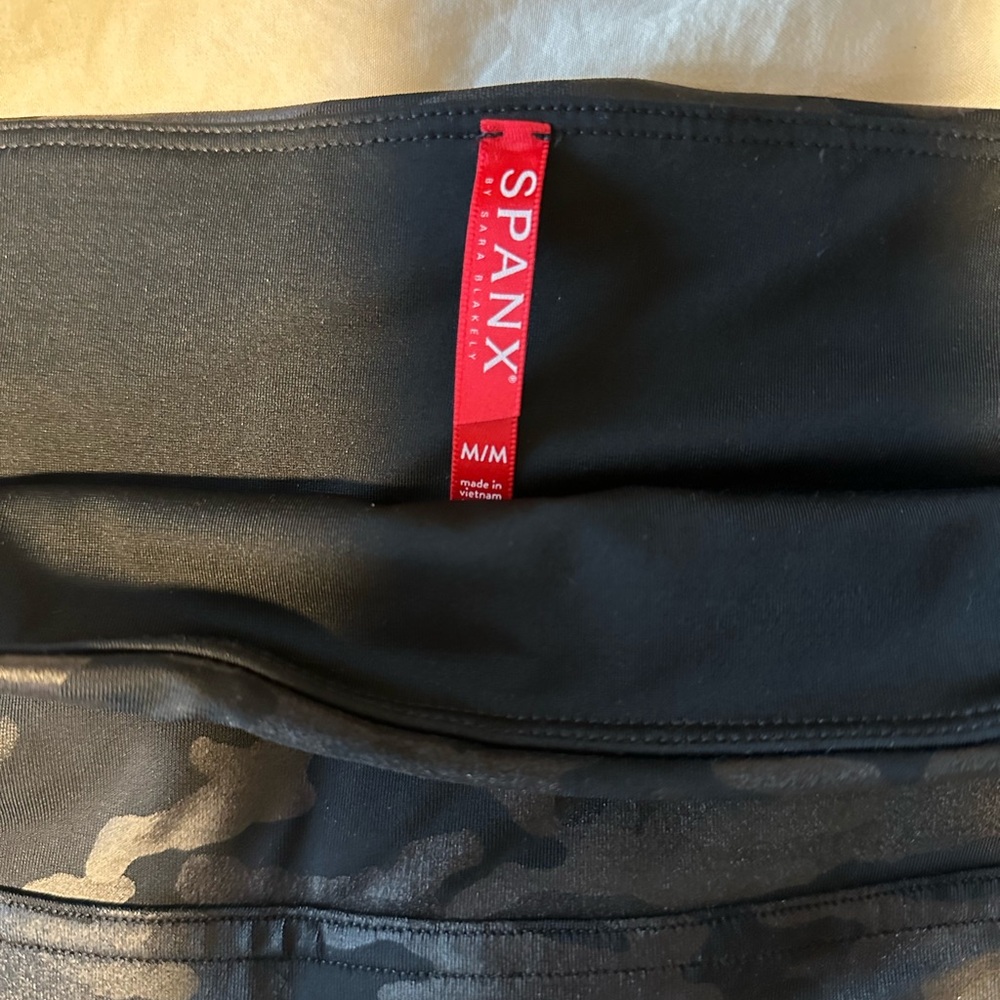 SPANX Dark Camouflage Leggings